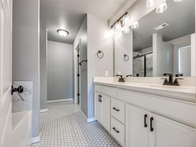 18712 Tortuga Drive, Edmond, OK 73012