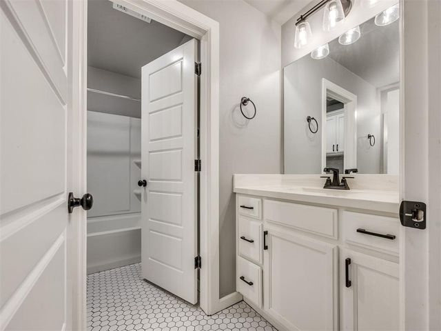 18712 Tortuga Drive, Edmond, OK 73012