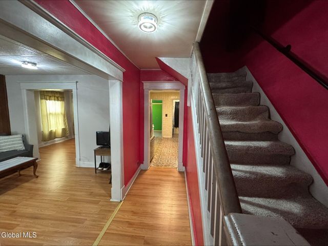 1341 7th Avenue, Schenectady, NY 12303