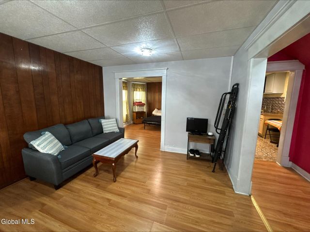 1341 7th Avenue, Schenectady, NY 12303