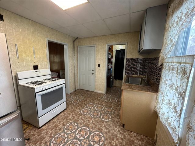 1341 7th Avenue, Schenectady, NY 12303