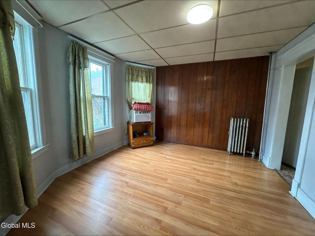 1341 7th Avenue, Schenectady, NY 12303