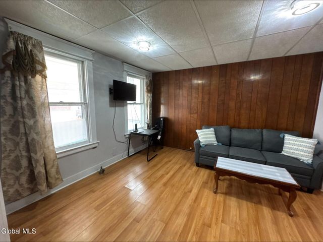 1341 7th Avenue, Schenectady, NY 12303