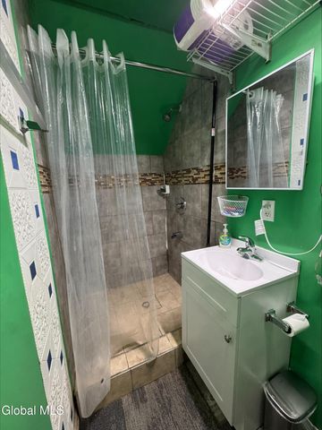 1341 7th Avenue, Schenectady, NY 12303