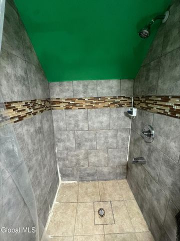 1341 7th Avenue, Schenectady, NY 12303