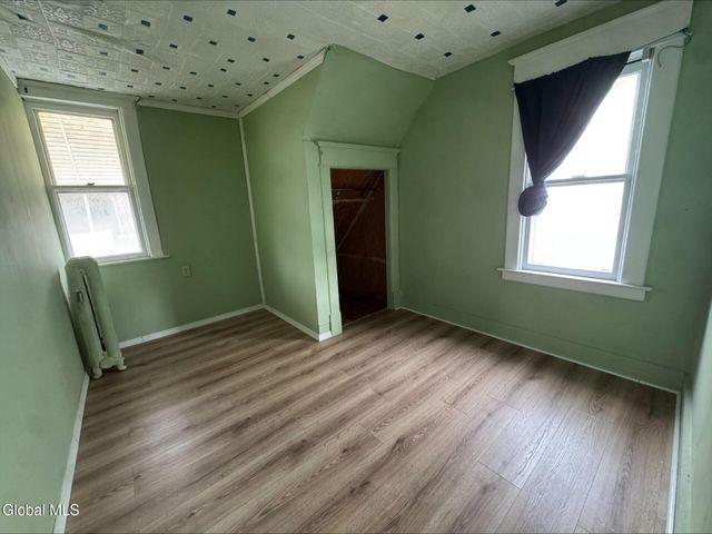 1341 7th Avenue, Schenectady, NY 12303