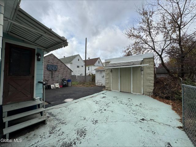 1341 7th Avenue, Schenectady, NY 12303