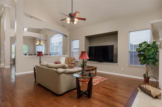 1506 Turning Leaf Lane, Garland, TX 75040