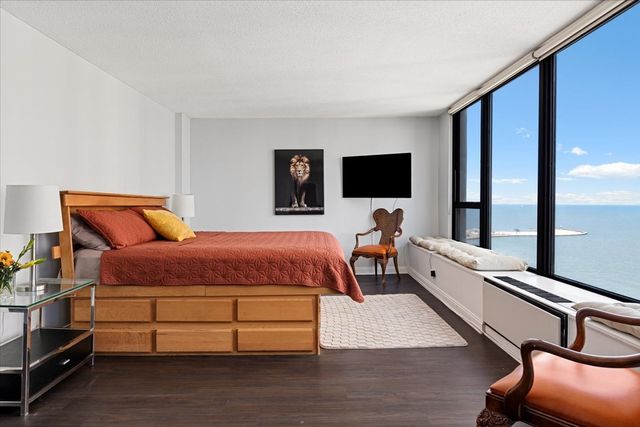 1313 N Ritchie Court 2307, Chicago, IL 60610