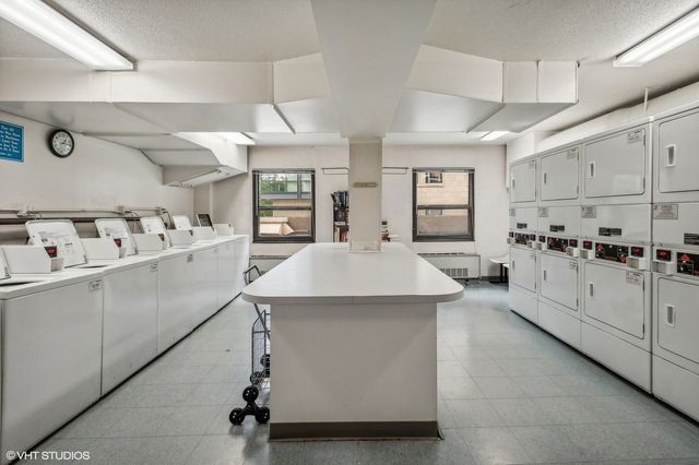 1313 N Ritchie Court 2307, Chicago, IL 60610