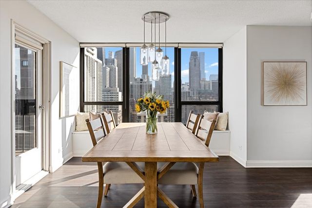 1313 N Ritchie Court 2307, Chicago, IL 60610