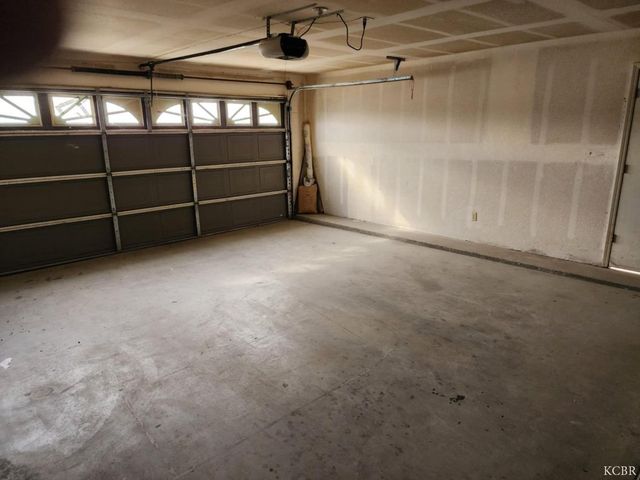 725 18th Place, Delano, CA 93215