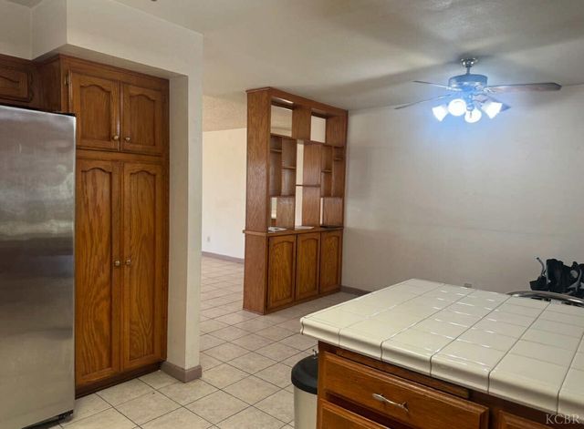 725 18th Place, Delano, CA 93215