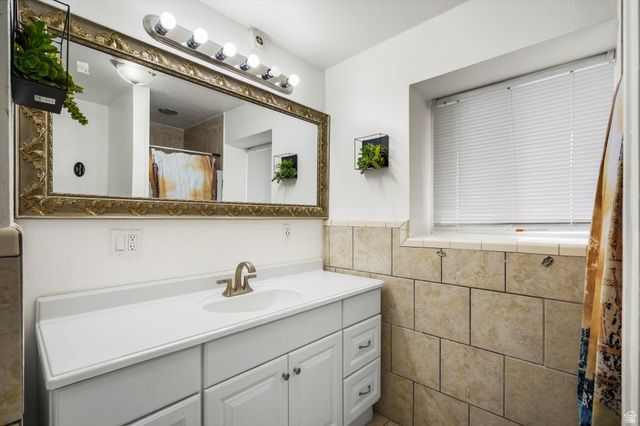 4024 W 4650 S, Roy, UT 84067