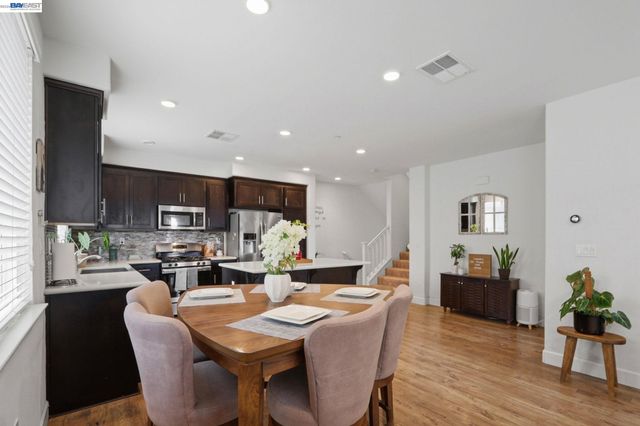 5659 DAYLILY ST, Newark, CA 94560