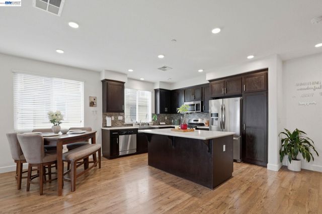 5659 DAYLILY ST, Newark, CA 94560