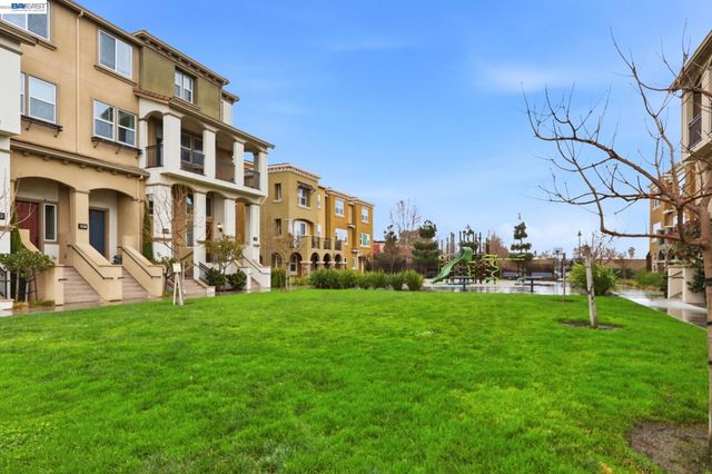 5659 DAYLILY ST, Newark, CA 94560