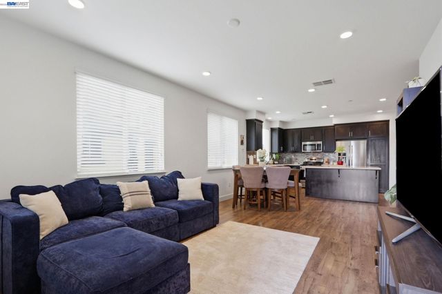 5659 DAYLILY ST, Newark, CA 94560