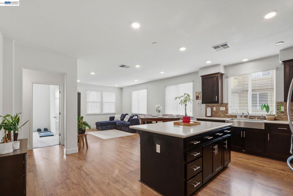 5659 DAYLILY ST, Newark, CA 94560