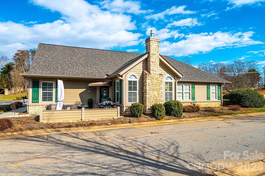 823 Wynnshire Drive C, Hickory, NC 28601