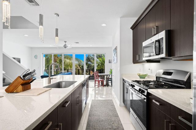 2900 NE 12th Terrace 25, Oakland Park, FL 33334