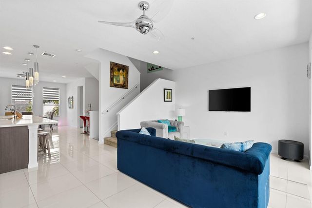 2900 NE 12th Terrace 25, Oakland Park, FL 33334