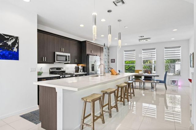 2900 NE 12th Terrace 25, Oakland Park, FL 33334