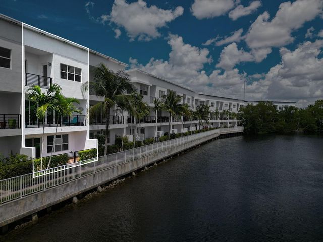 2900 NE 12th Terrace 25, Oakland Park, FL 33334