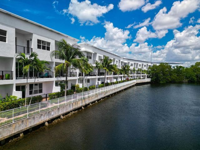 2900 NE 12th Terrace 25, Oakland Park, FL 33334