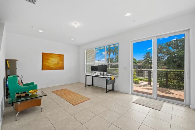 2900 NE 12th Terrace 25, Oakland Park, FL 33334