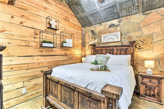 3112 Sunset School Road, Sunset, TX 76270