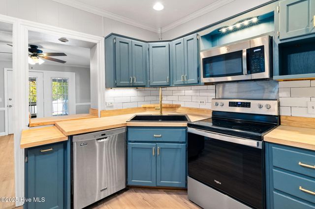 2313 Applebury Lane, Fayetteville, NC 28306