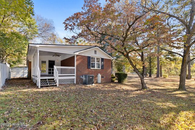 2313 Applebury Lane, Fayetteville, NC 28306