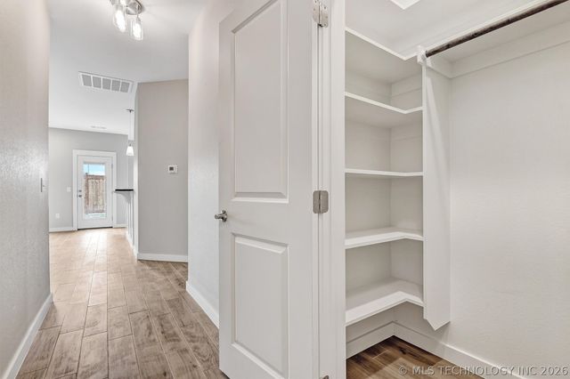 1181 Wild Indigo Circle, Calera, OK 74730