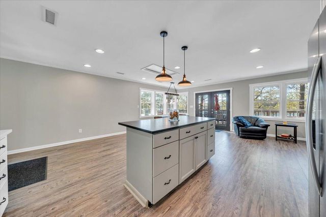 1355 Rosewood LN, Huddleston, VA 24104