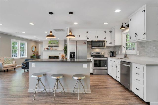 1355 Rosewood LN, Huddleston, VA 24104