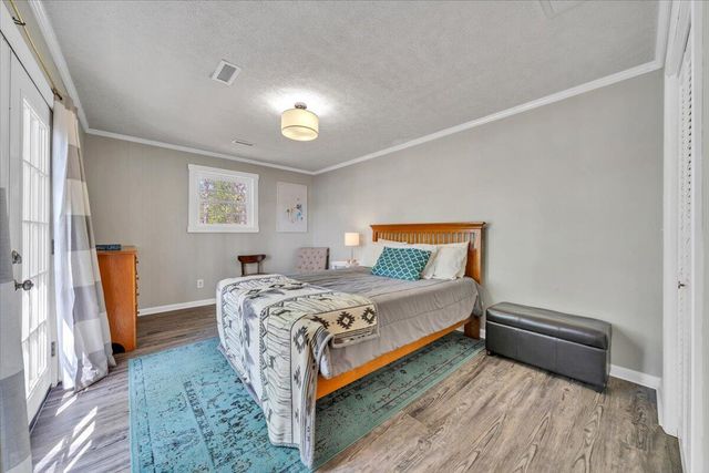 1355 Rosewood LN, Huddleston, VA 24104