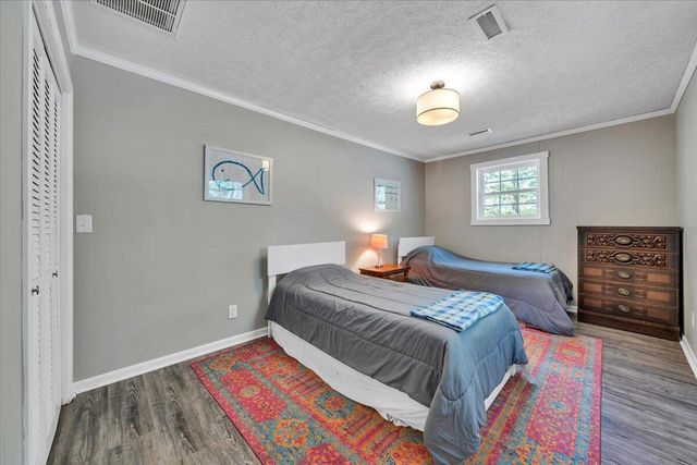 1355 Rosewood LN, Huddleston, VA 24104