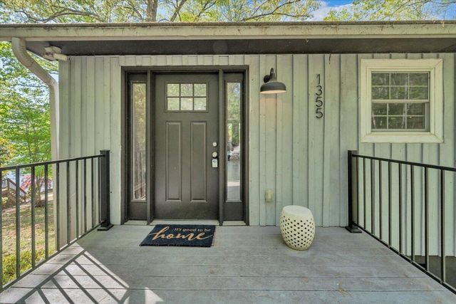 1355 Rosewood LN, Huddleston, VA 24104