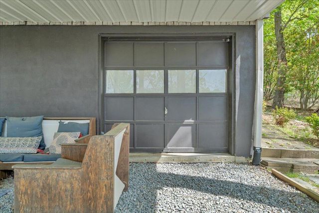 1355 Rosewood LN, Huddleston, VA 24104