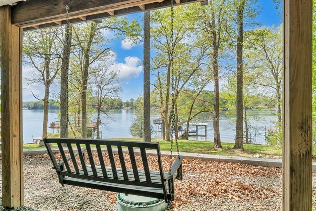 1355 Rosewood LN, Huddleston, VA 24104
