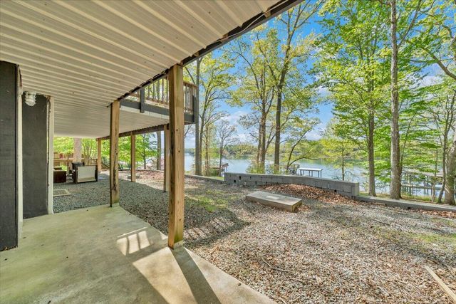 1355 Rosewood LN, Huddleston, VA 24104