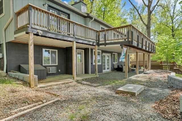 1355 Rosewood LN, Huddleston, VA 24104