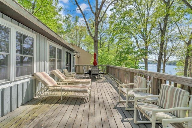 1355 Rosewood LN, Huddleston, VA 24104