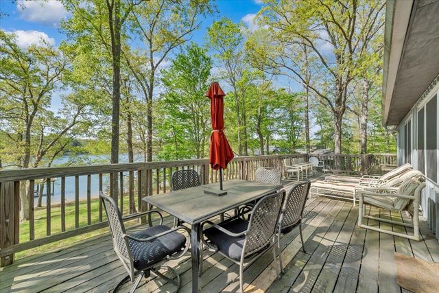 1355 Rosewood LN, Huddleston, VA 24104