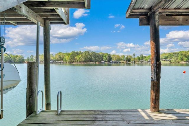 1355 Rosewood LN, Huddleston, VA 24104