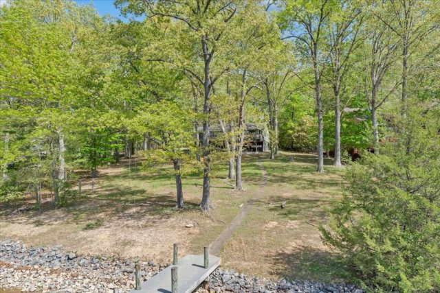 1355 Rosewood LN, Huddleston, VA 24104