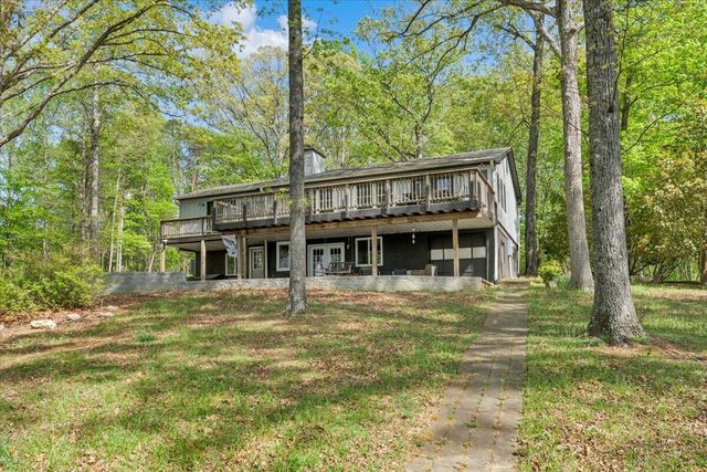 1355 Rosewood LN, Huddleston, VA 24104