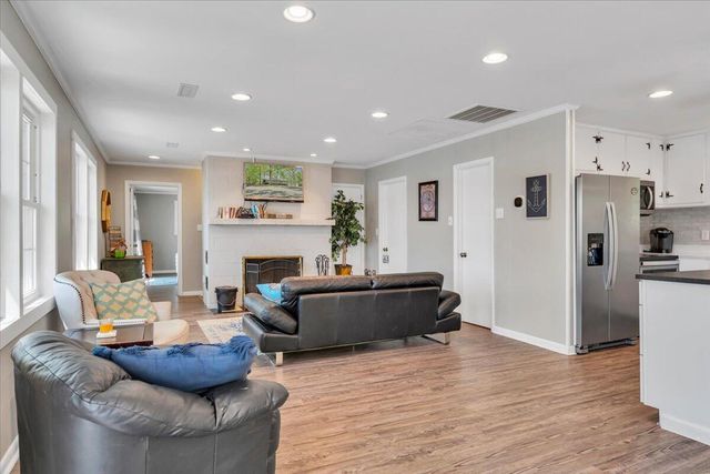 1355 Rosewood LN, Huddleston, VA 24104