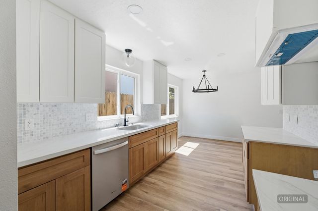 744 W Palo Alto Avenue, Fresno, CA 93704